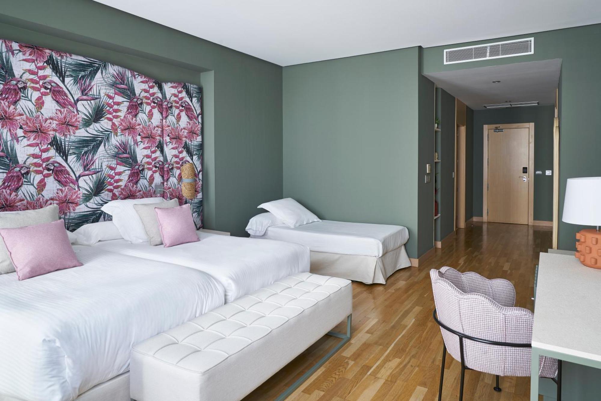 فندق فينتشي سيليثيون بوسادا ديل باتيو مالقة الغرفة الصورة A room at the hotel